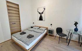 Minimalistic Apartment & Studio In Heart Street